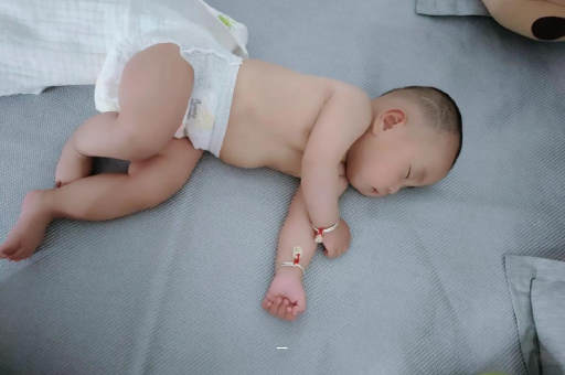 常德宝宝脸上有白色斑块 常德宝宝脸上有白色斑块